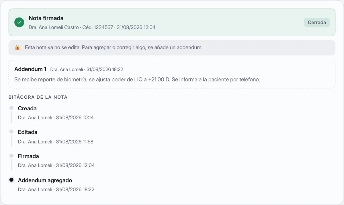 Pantalla de iGalenus con una nota clínica firmada y cerrada, un addendum agregado después y la bitácora de la nota con sus cuatro eventos. Captura con datos de demostración.